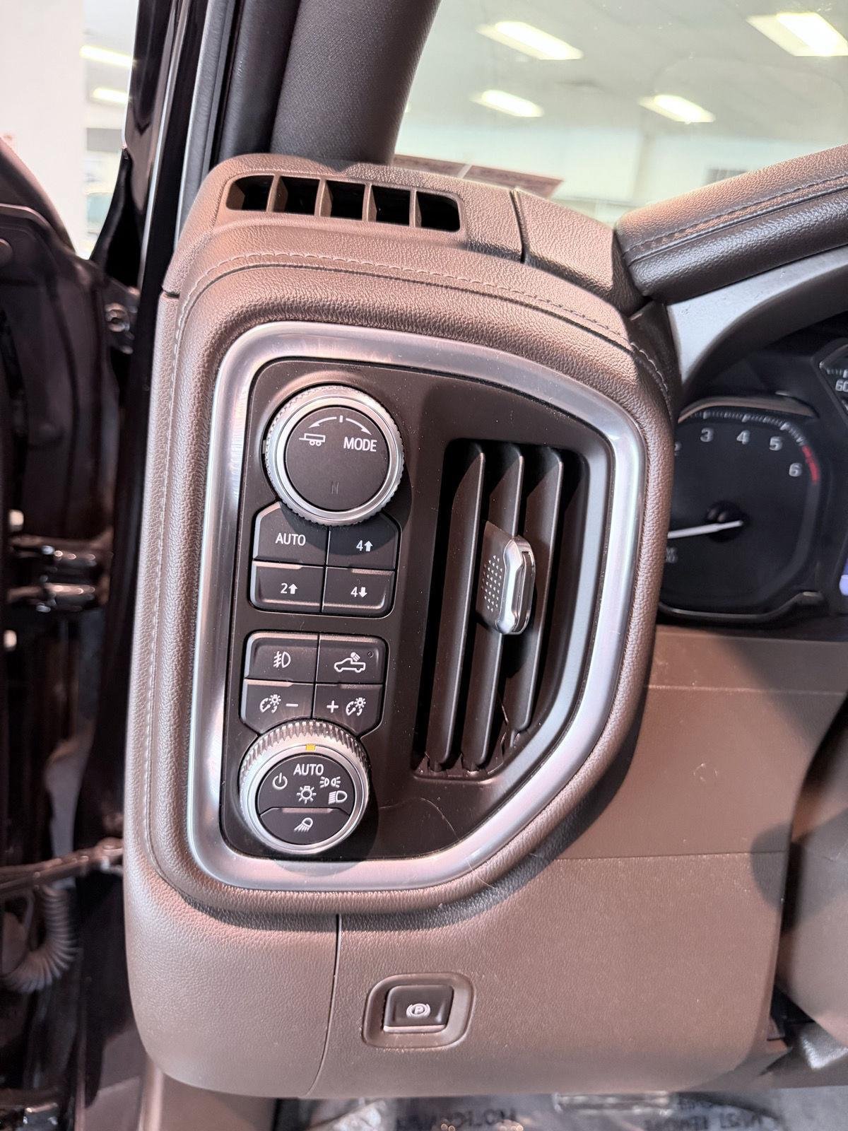 Used 2021 GMC Sierra 1500 SLT w/ SLT Premium Plus Package AWD/4WD image 39