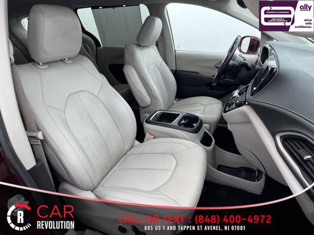 Used 2021 Chrysler Pacifica Touring-L FWD image 67