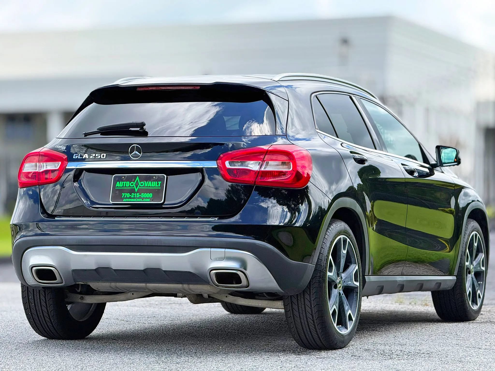 Used 2020 Mercedes-Benz GLA 250 w/ Premium Package image 11