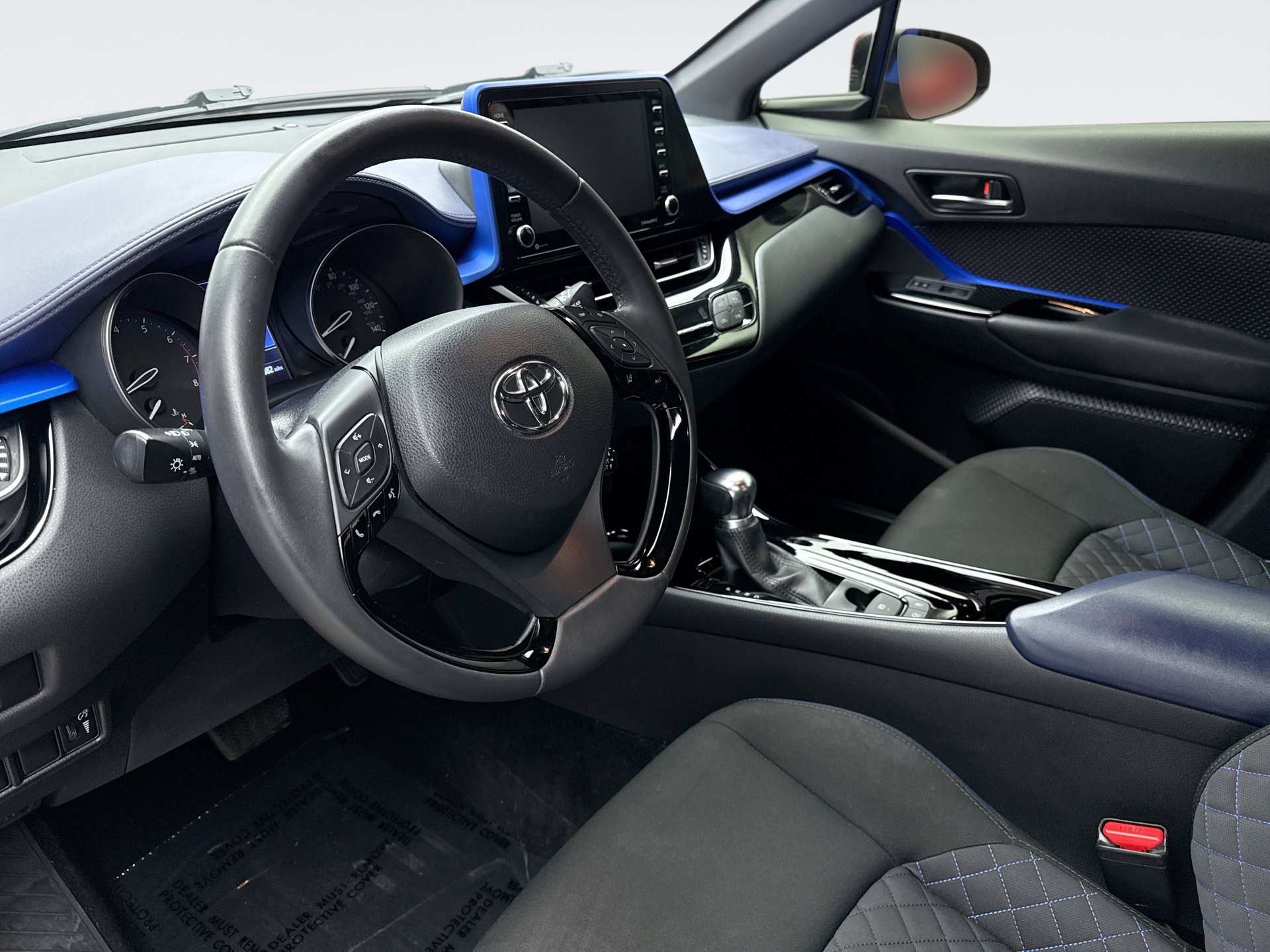 Used 2021 Toyota C-HR XLE image 10