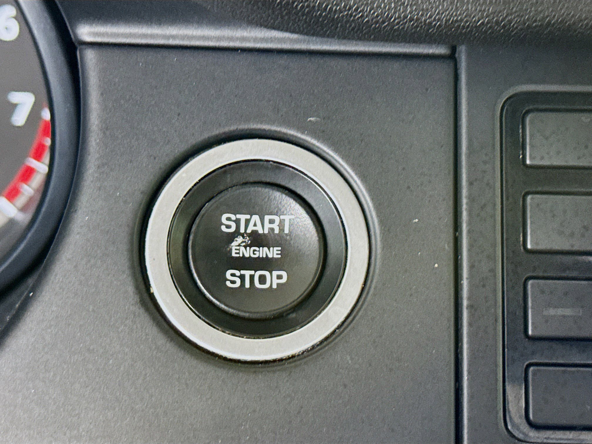 Used 2018 Land Rover Discovery Sport HSE image 21