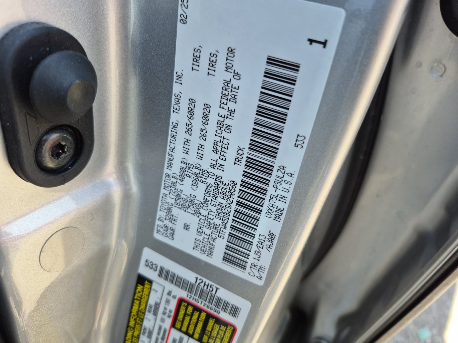 Used 2025 Toyota Tundra Limited AWD/4WD image 16