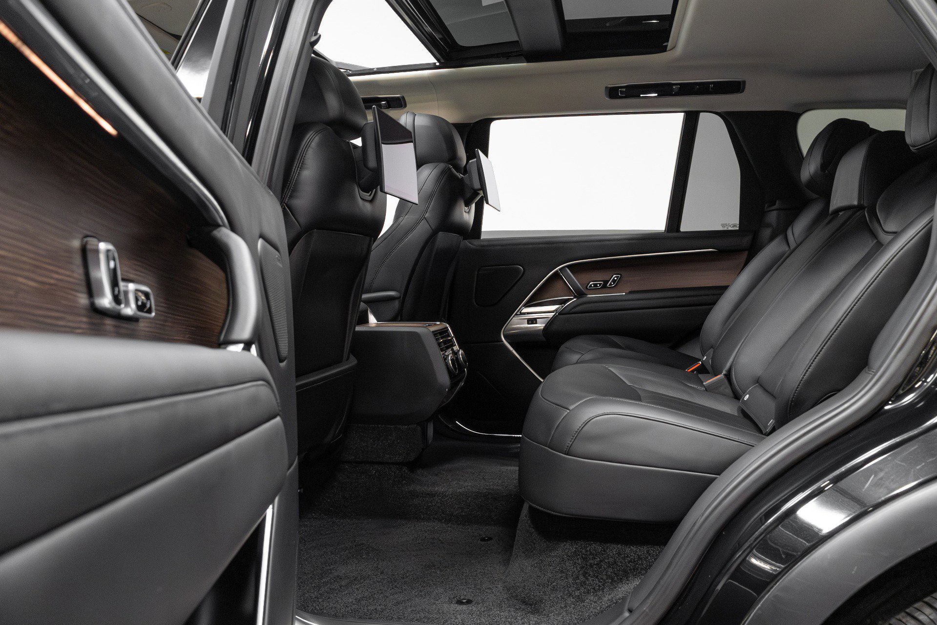 Used 2023 Land Rover Range Rover Long Wheelbase Autobiography image 60