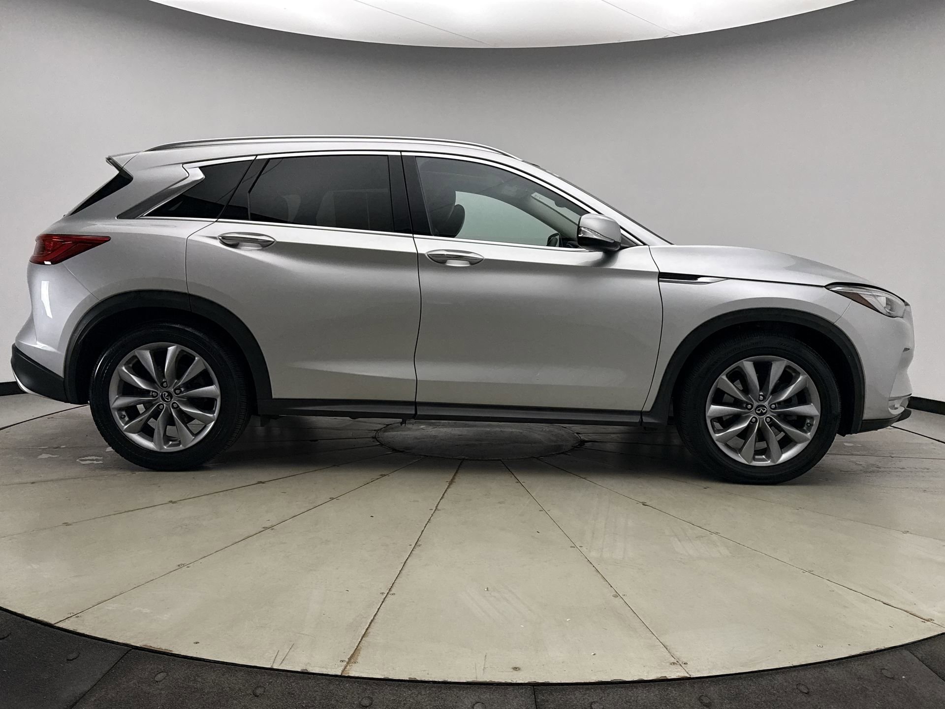 Used 2019 INFINITI QX50 Luxe AWD/4WD image 6