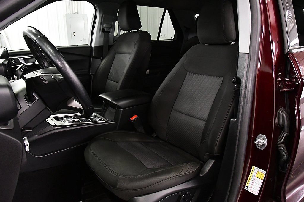 Used 2022 Ford Explorer XLT AWD/4WD image 29