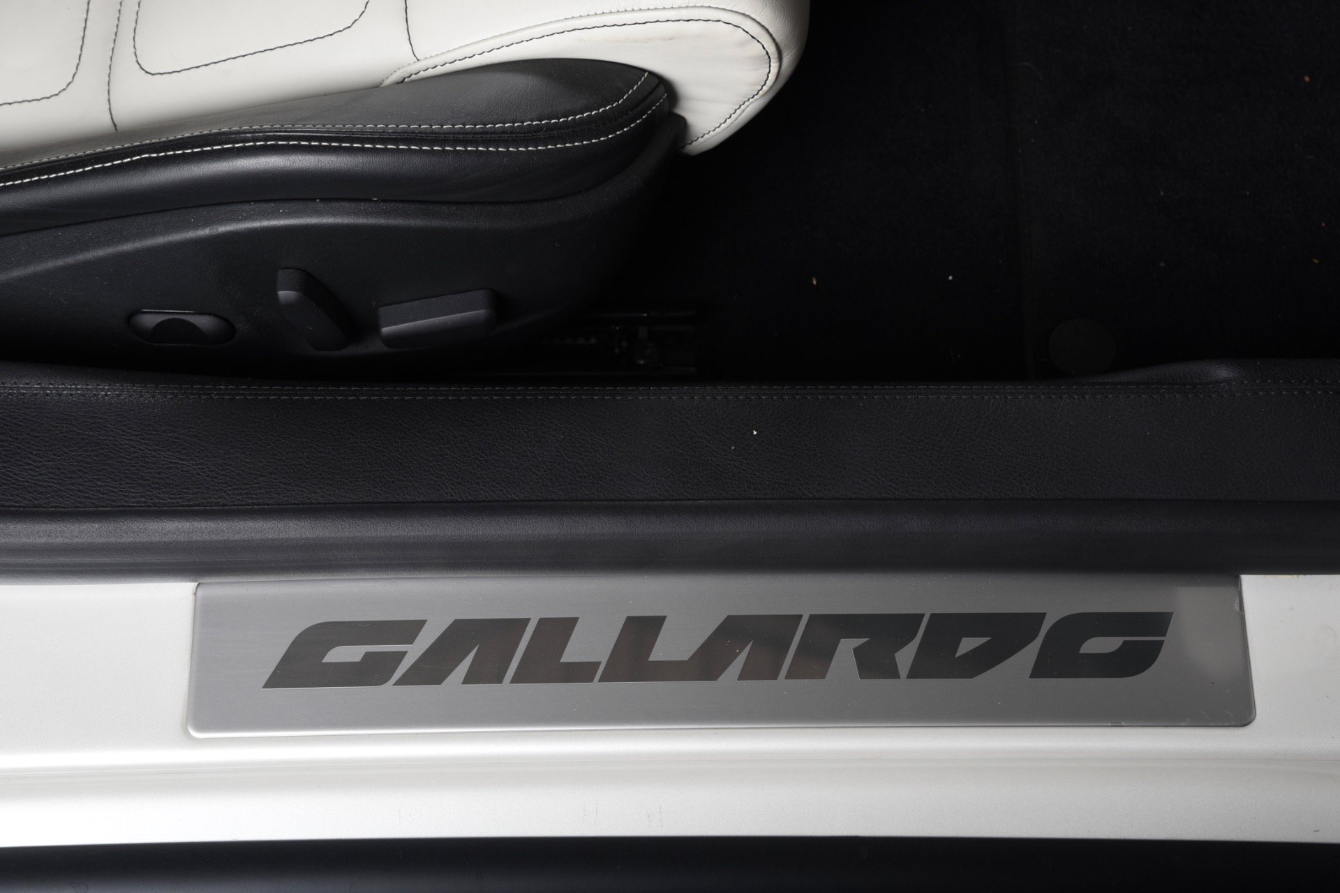 Used 2008 Lamborghini Gallardo AWD/4WD image 27