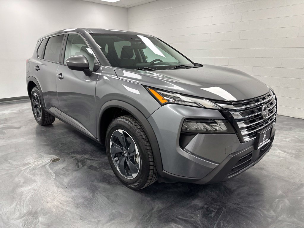 Used 2024 Nissan Rogue SV AWD/4WD image 5