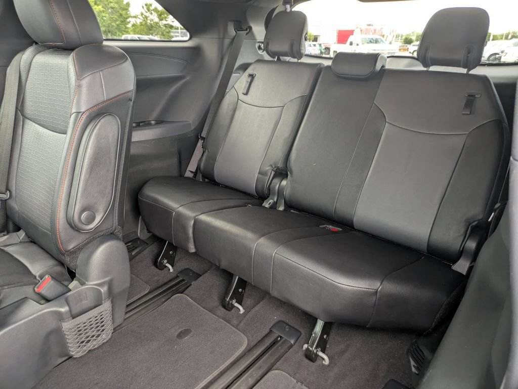 Used 2024 Toyota Sienna XSE FWD image 29