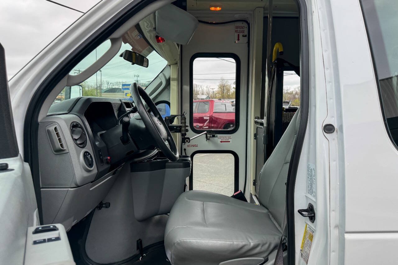 Used 2011 Ford E-350 and Econoline 350 Extended Super Duty w/ PWR Group RWD image 30