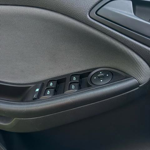 Used 2012 Ford Focus SE image 16
