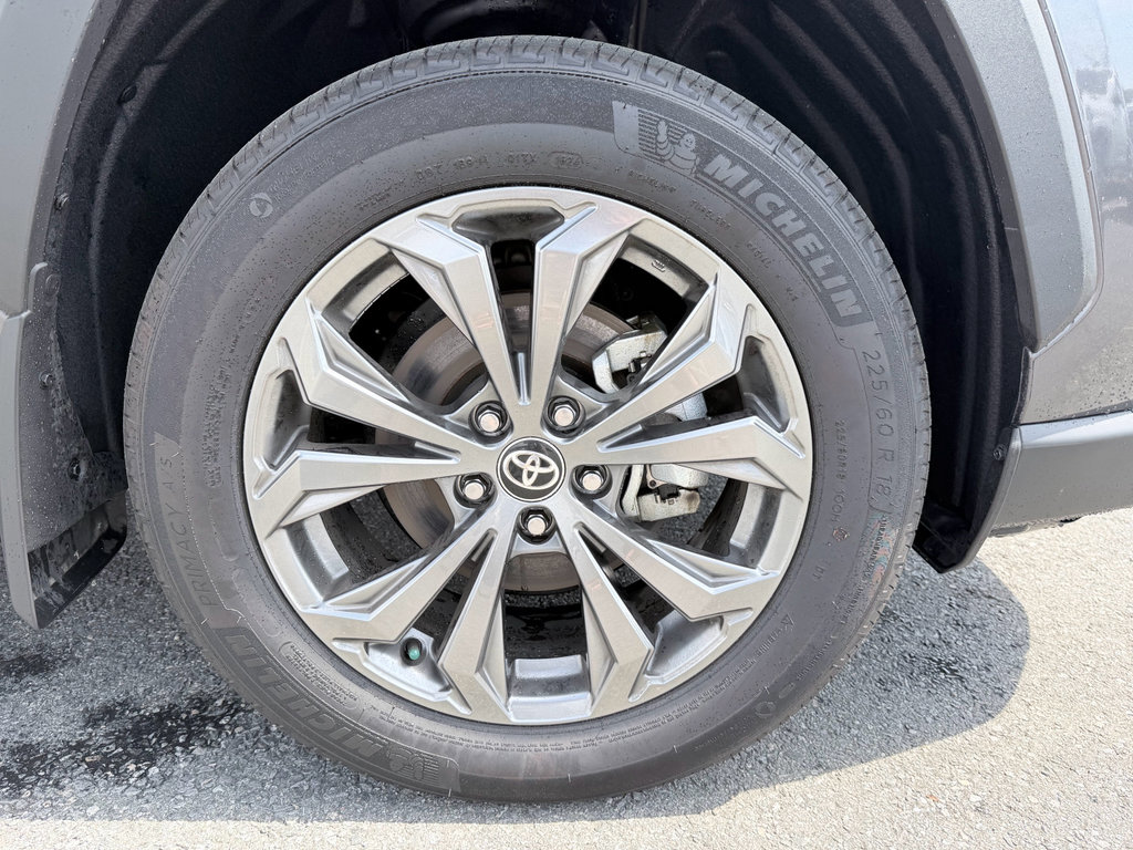 Used 2024 Toyota RAV4 Limited image 38