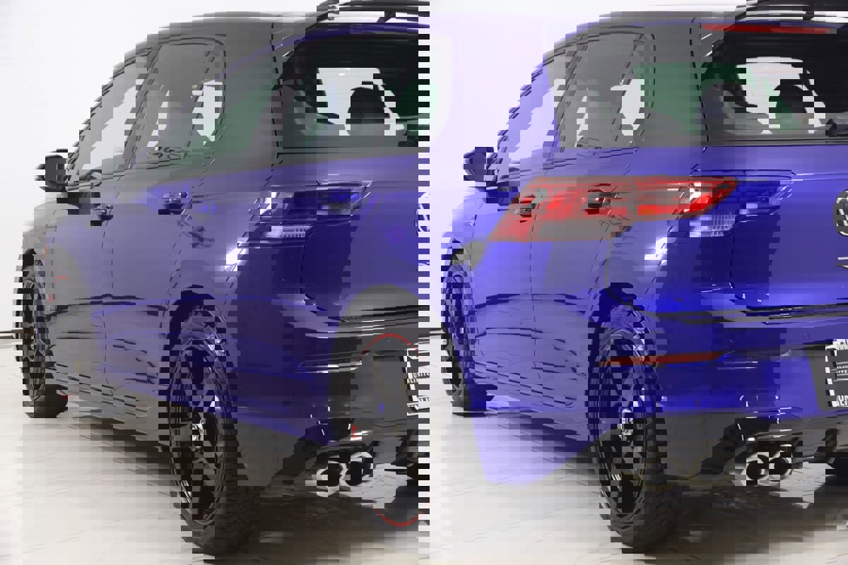 Used 2024 Volkswagen Golf R image 27