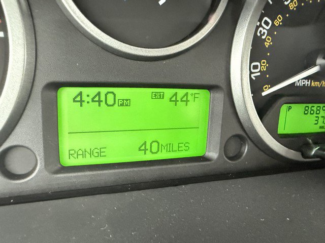 Used 2011 Land Rover LR2 HSE image 19