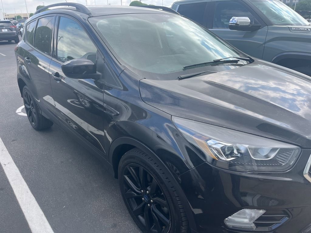 Used 2019 Ford Escape SE image 3