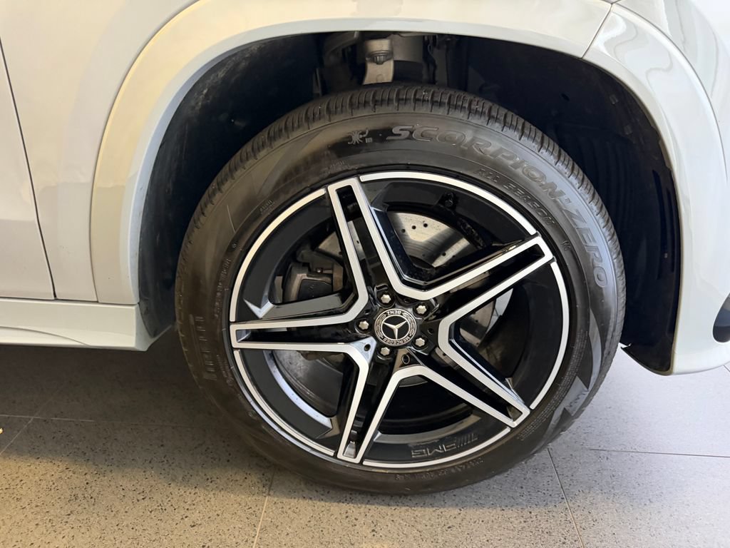 Used 2025 Mercedes-Benz GLS 450 4MATIC image 13