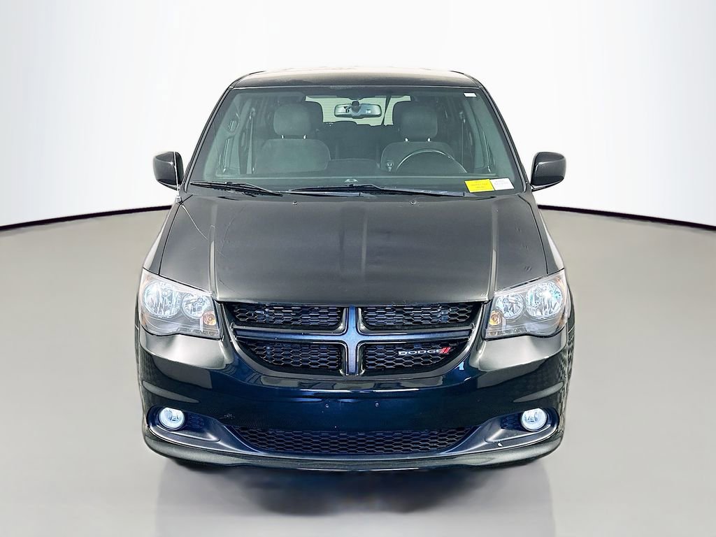 Used 2018 Dodge Grand Caravan SE FWD image 2