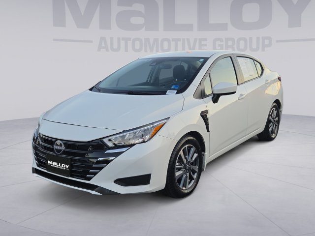 Used 2025 Nissan Versa SV w/ Trunk Package FWD image 1