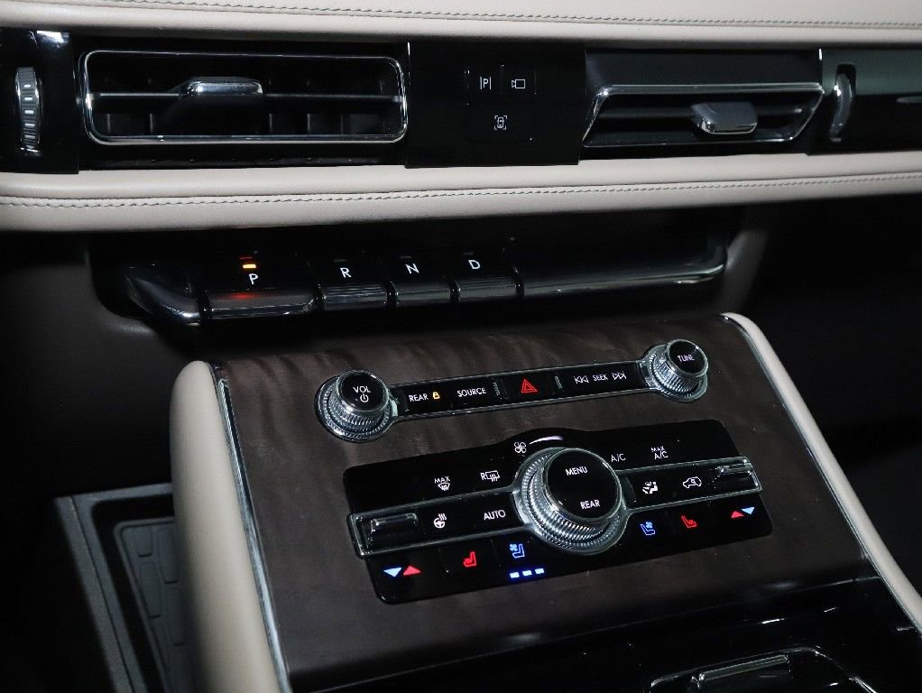 Certified 2023 Lincoln Aviator Reserve w/ Equipment Group 201A image 30