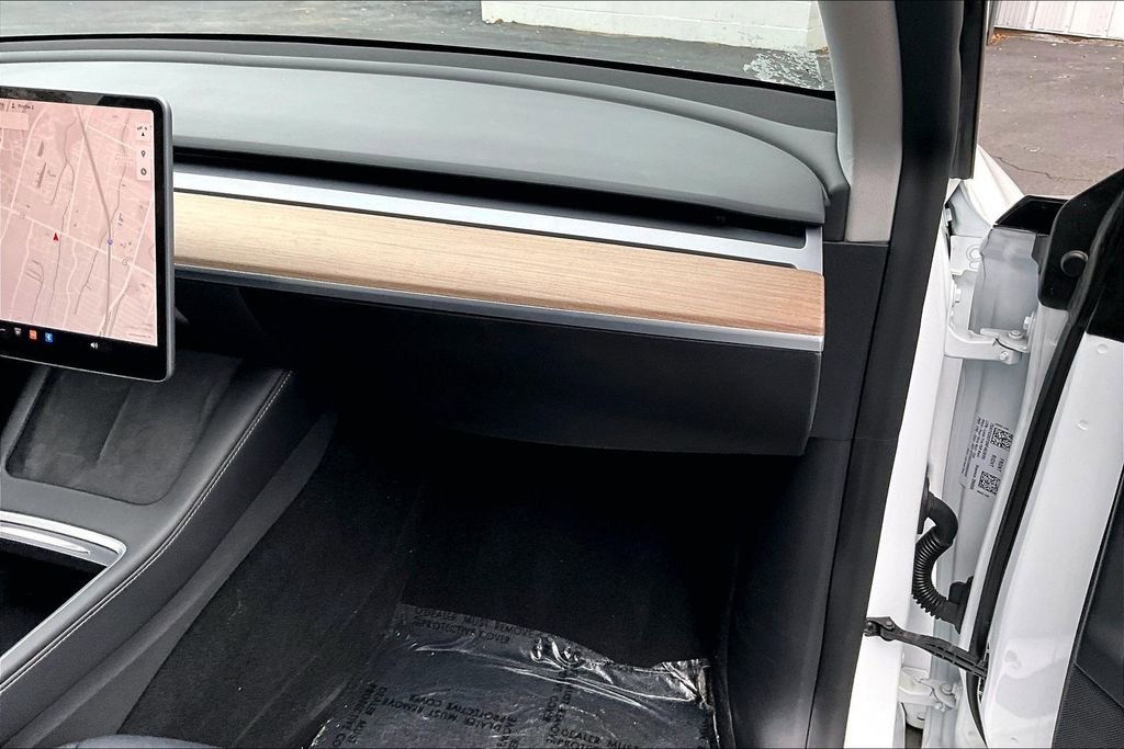 Used 2022 Tesla Model Y Performance image 23