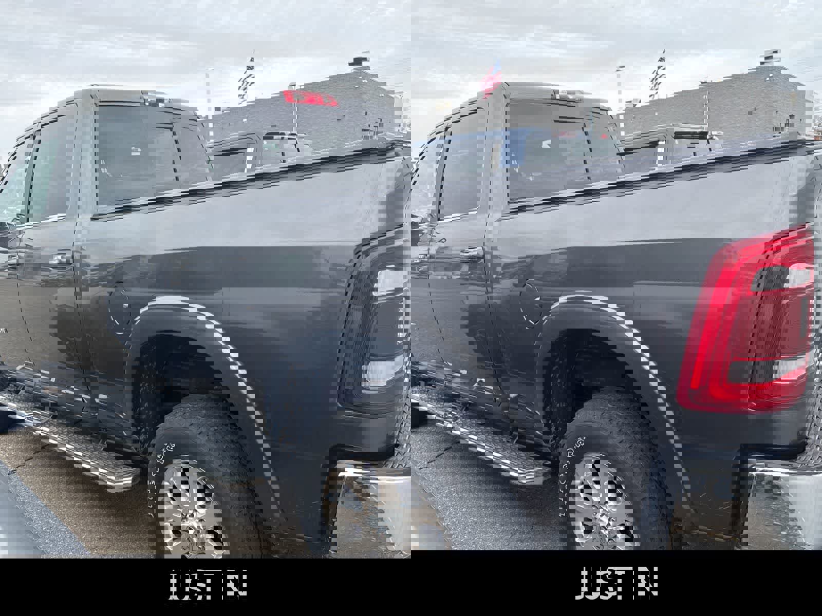 Used 2022 RAM 2500 Laramie w/ Chrome Appearance Group image 17