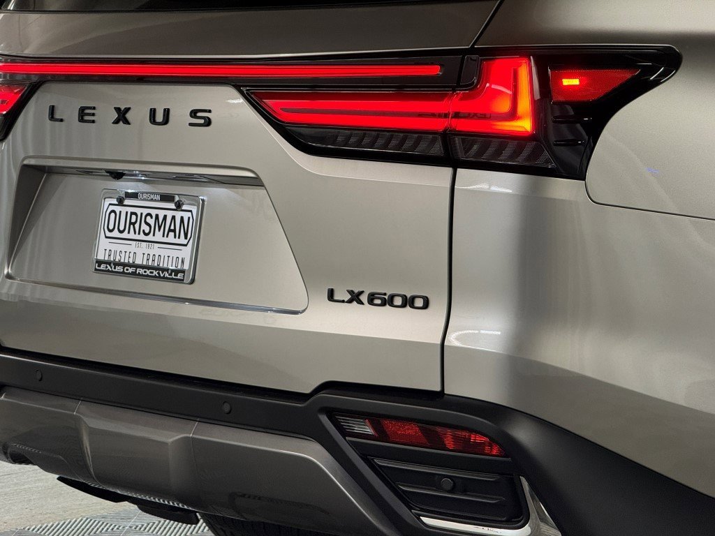 New 2025 Lexus LX 600 4WD w/ Luxury Package image 10