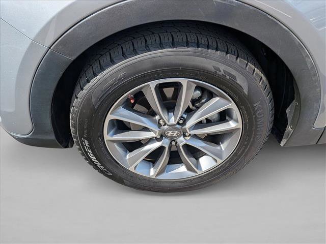 Used 2017 Hyundai Santa Fe SE FWD image 23