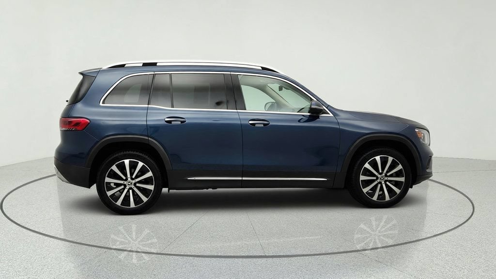 Used 2022 Mercedes-Benz GLB 250 w/ Premium Package Lite image 4