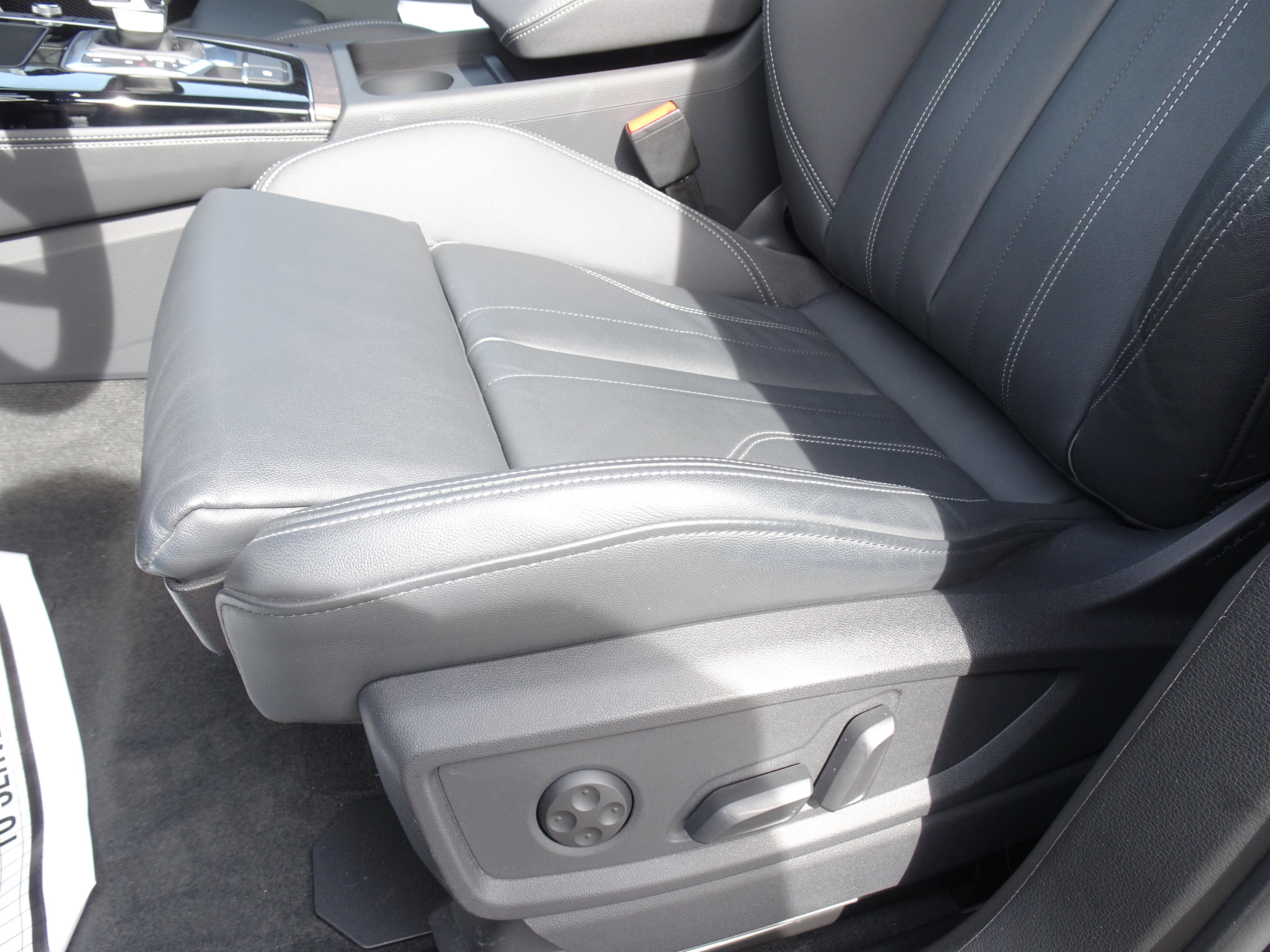 Certified 2023 Audi Q5 2.0T Premium Plus w/ Premium Plus Package AWD/4WD image 9