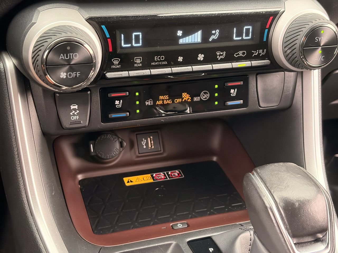 Used 2025 Toyota RAV4 Limited w/ Advanced Technology Package AWD/4WD image 25