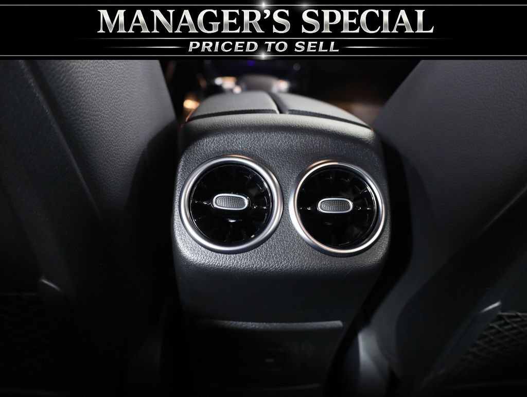 Used 2022 Mercedes-Benz CLA 250 4MATIC image 33