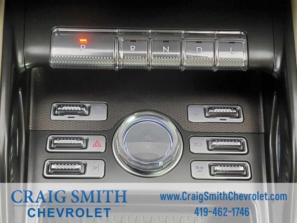 Used 2025 Lincoln Nautilus Premier image 23