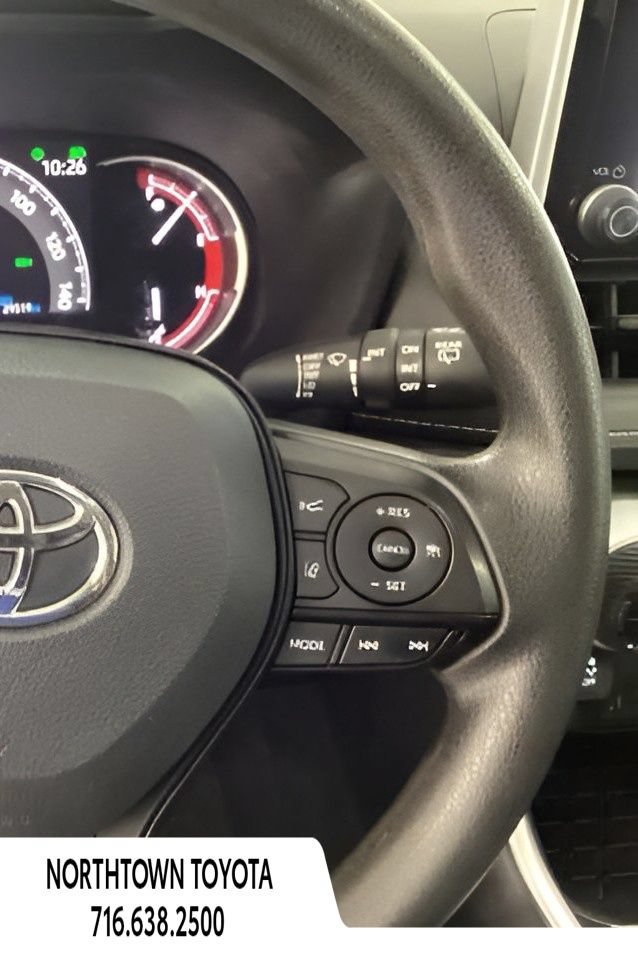 Used 2025 Toyota RAV4 XLE AWD/4WD image 24