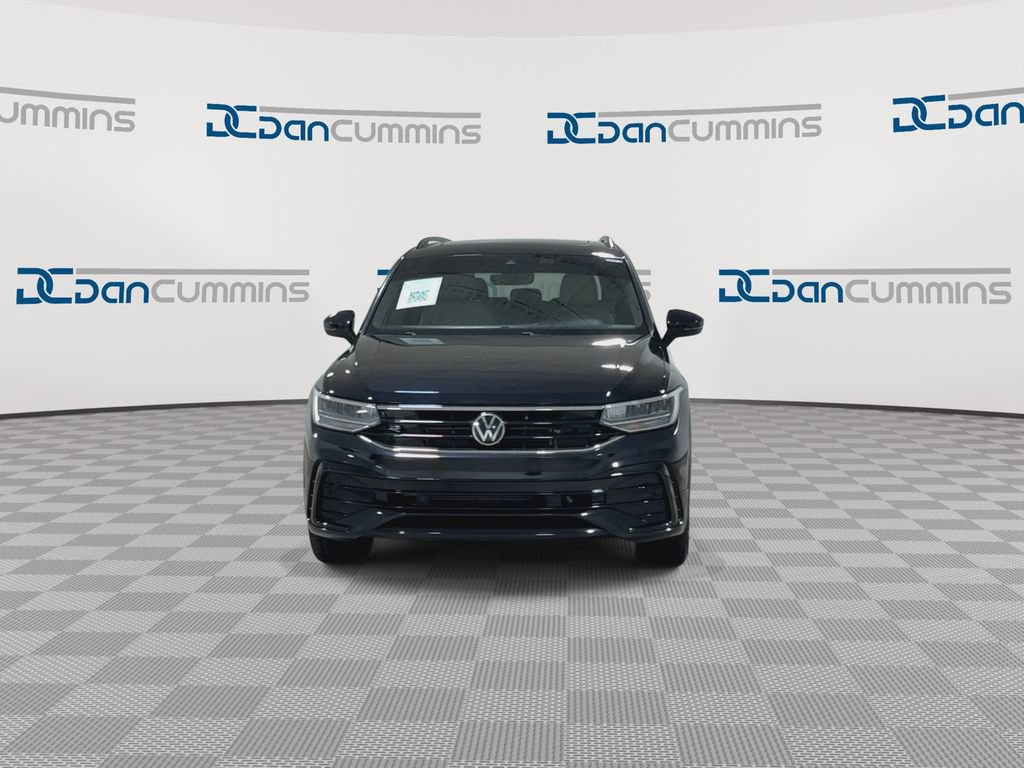 Used 2023 Volkswagen Tiguan SE R-Line FWD image 3