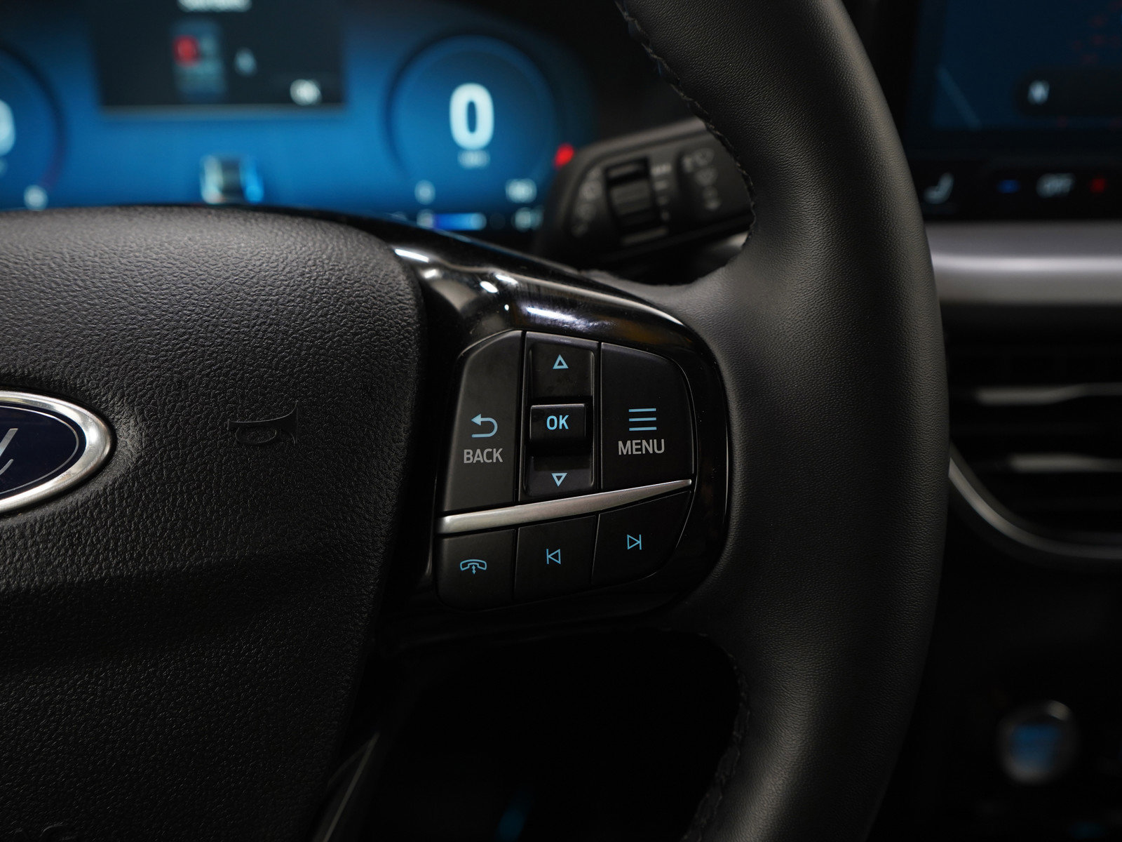 Used 2023 Ford Escape Platinum image 28