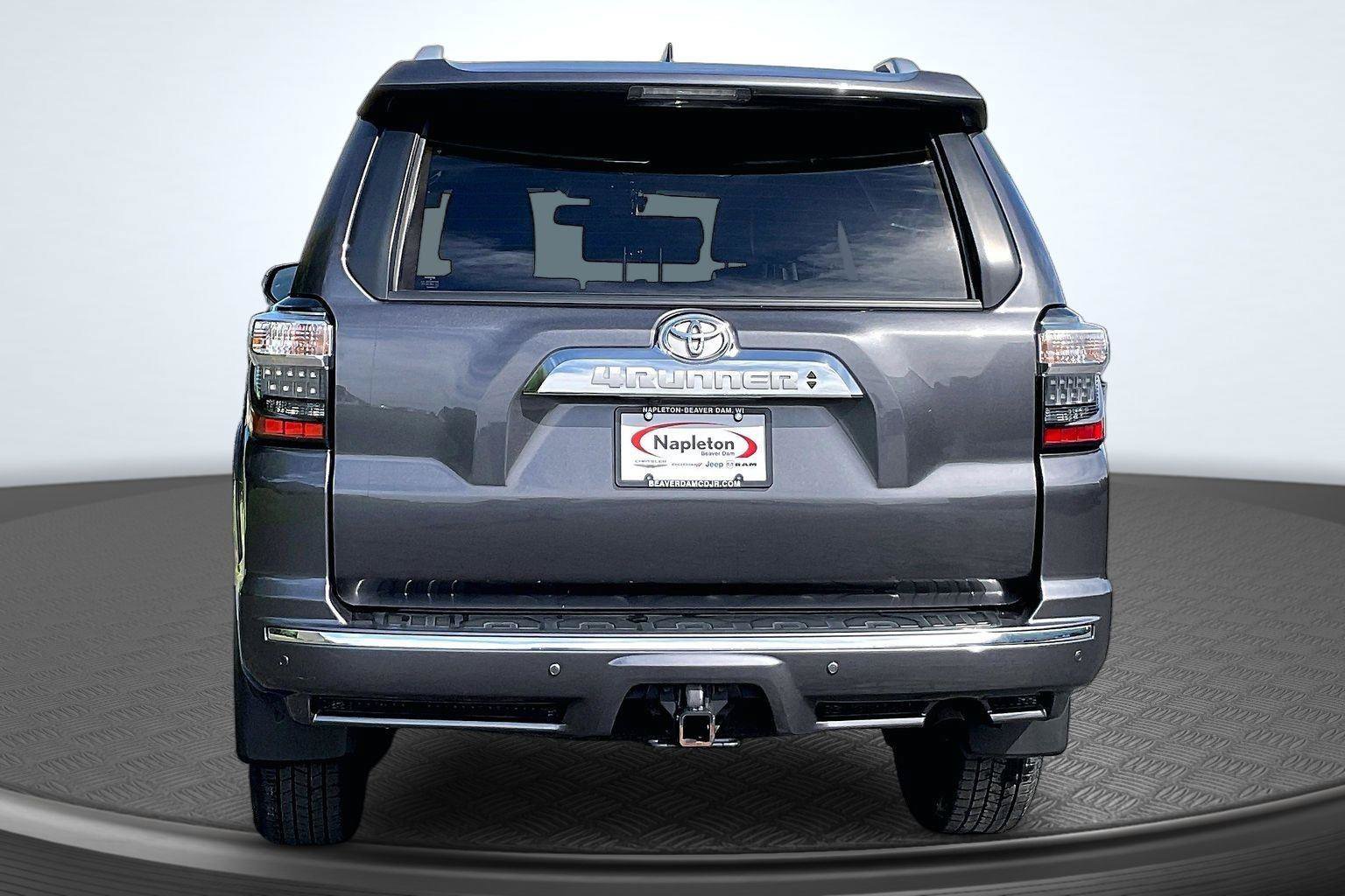 Used 2023 Toyota 4Runner Limited AWD/4WD image 4