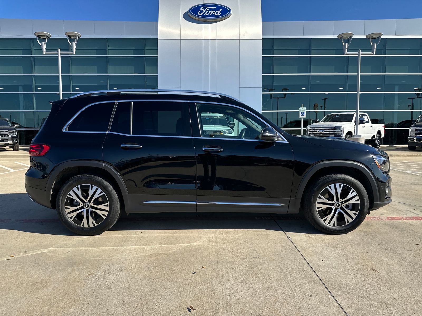 Used 2025 Mercedes-Benz GLB 250 GLB 250 image 6