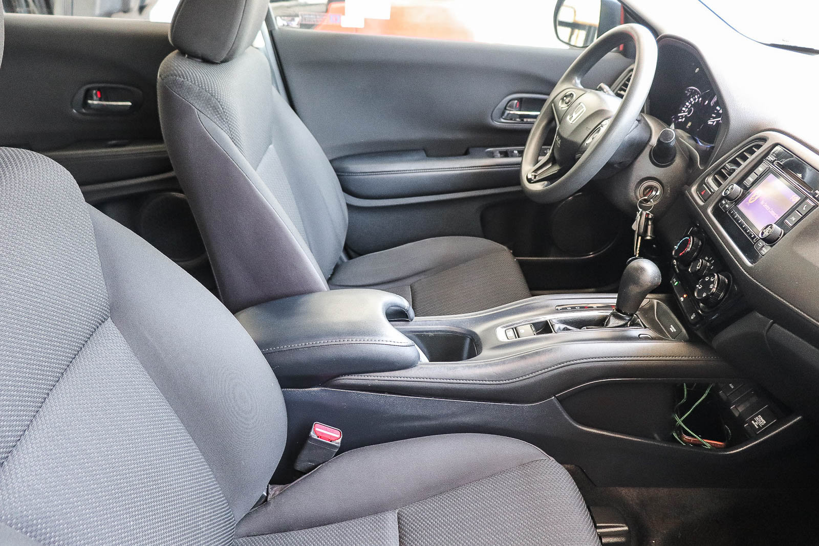 Used 2017 Honda HR-V LX image 19