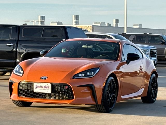 Used 2023 Toyota GR86 10th Anniversary SE image 3