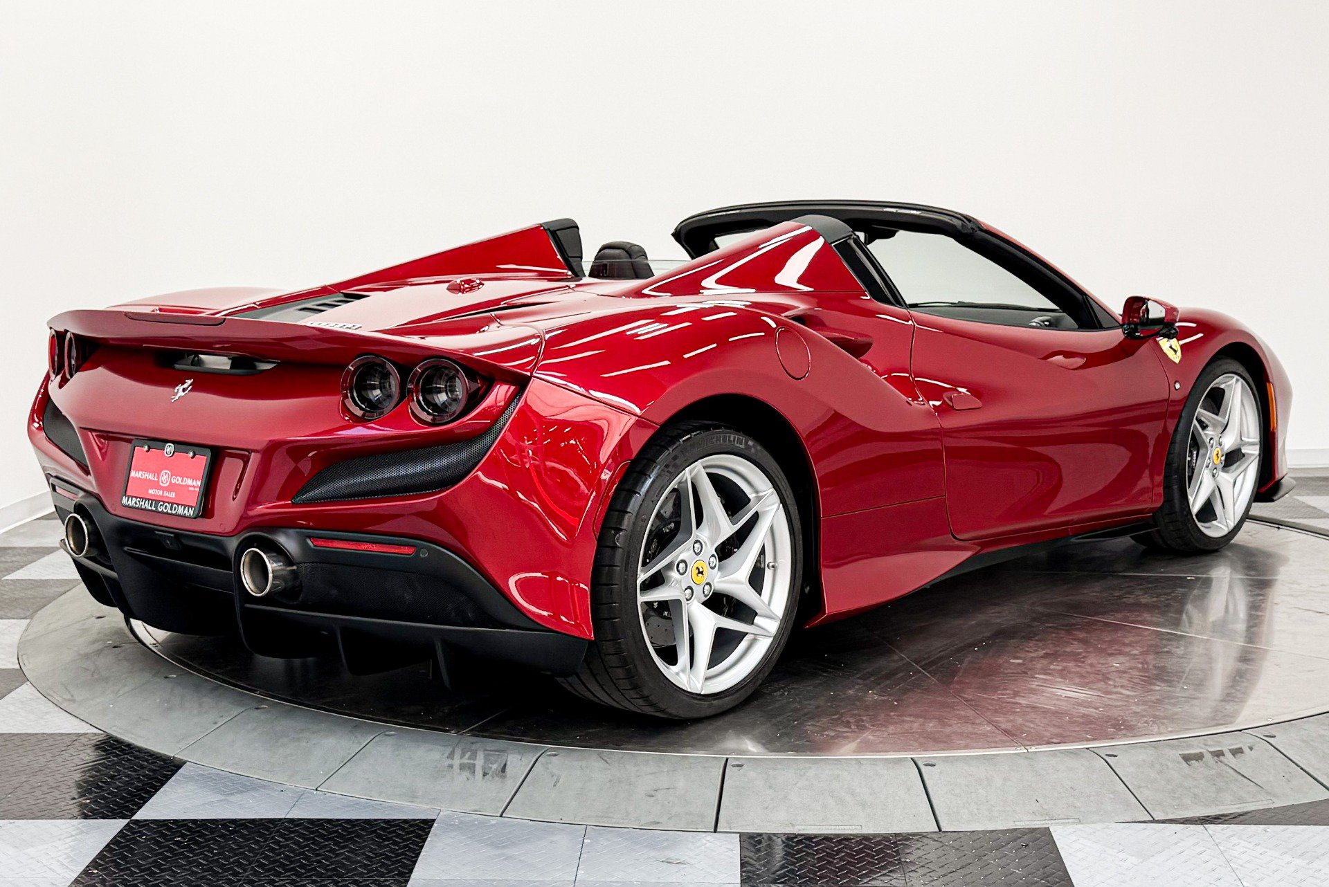 Used 2023 Ferrari F8 Tributo RWD image 9