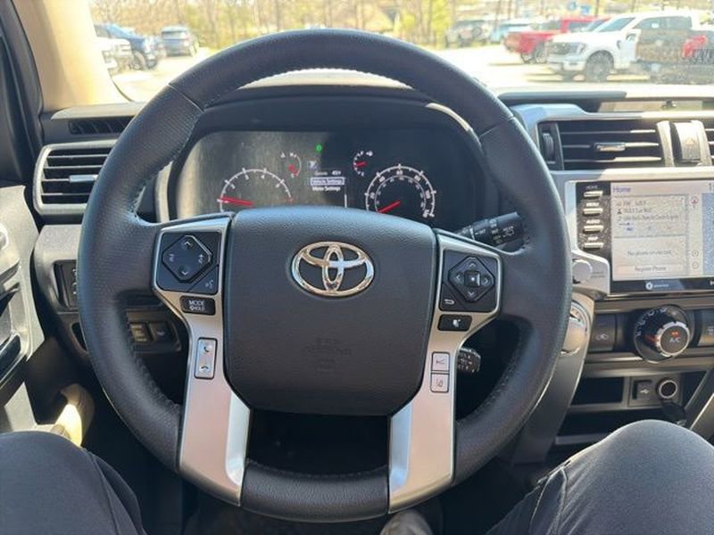 Used 2022 Toyota 4Runner SR5 Premium w/ Moonroof Package AWD/4WD image 6
