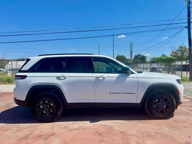 New 2027 Jeep Grand Cherokee Altitude AWD/4WD image 4