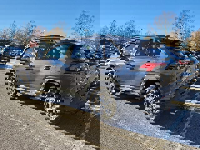 Used 2021 Toyota RAV4 XLE image 7