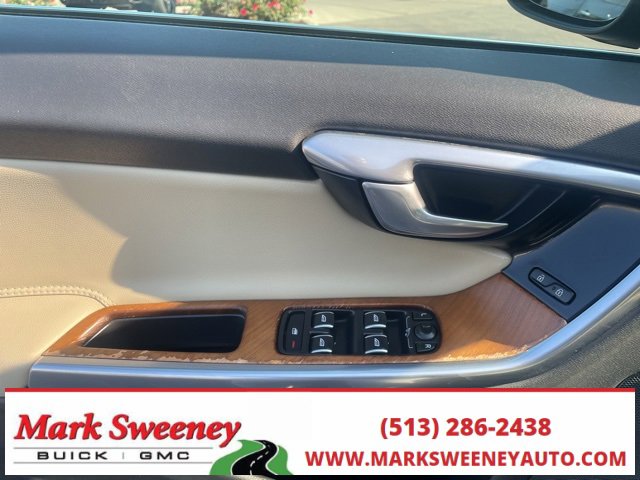 Used 2017 Volvo S60 T5 Inscription Platinum w/ Climate Package image 11