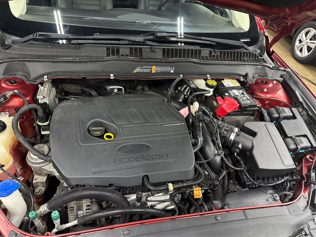 Used 2017 Ford Fusion SE w/ Fusion SE Technology Package FWD image 14