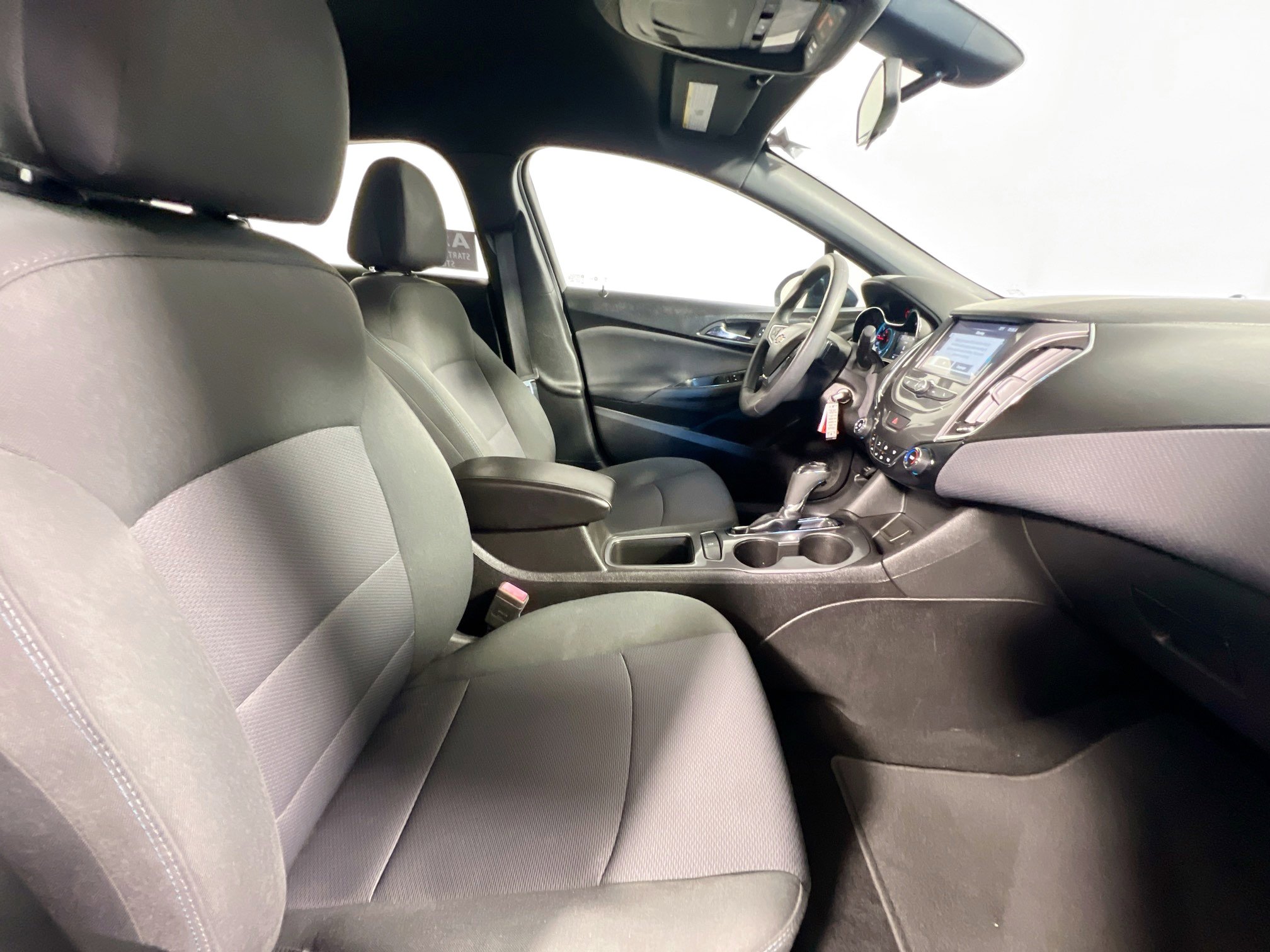 Used 2018 Chevrolet Cruze LT w/ Redline Edition image 29