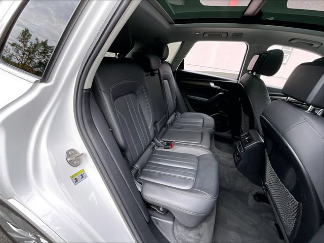 Used 2021 Audi Q5 Premium AWD/4WD image 22