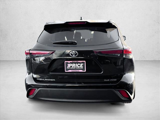 Used 2024 Toyota Highlander XLE image 6