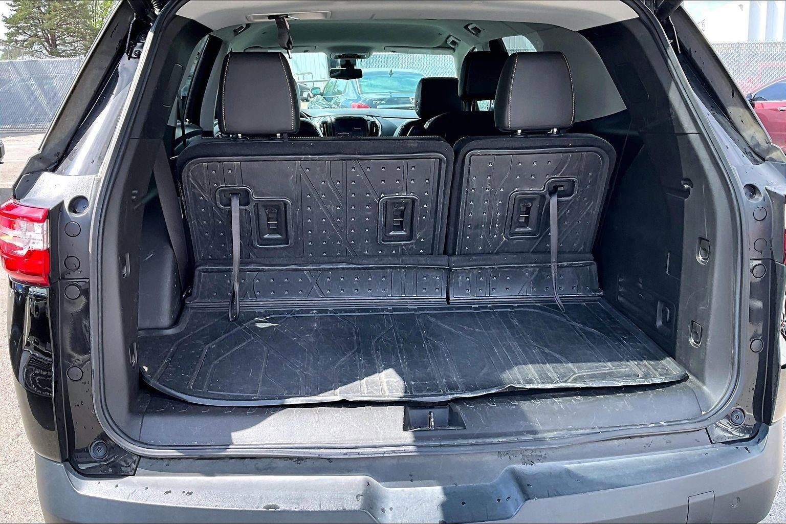 Used 2021 Chevrolet Traverse RS w/ LPO, Floor Liner Package FWD image 4