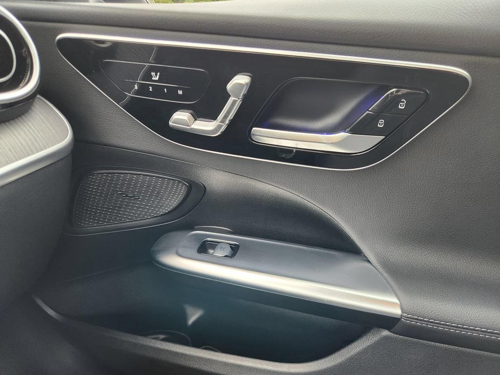 Certified 2025 Mercedes-Benz C 300 4MATIC Sedan image 34