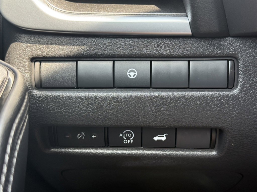 Used 2024 Nissan Rogue SV image 19